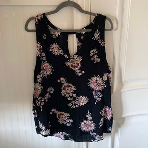 Woman’s sleeveless top